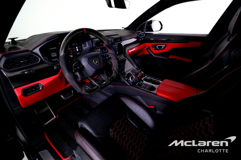 Used-2022-Lamborghini-Urus