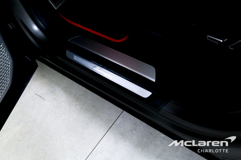 Used-2022-Lamborghini-Urus