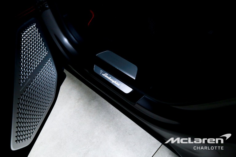 Used-2022-Lamborghini-Urus