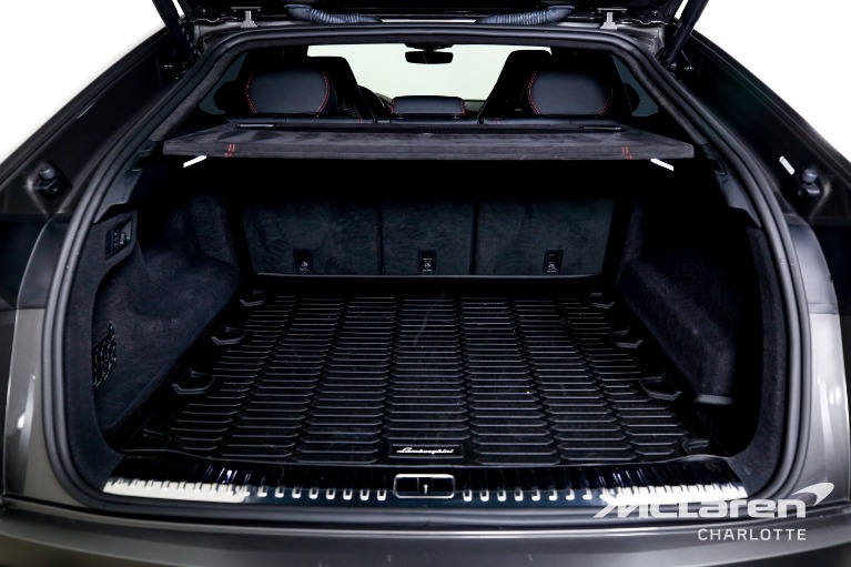 Used-2022-Lamborghini-Urus