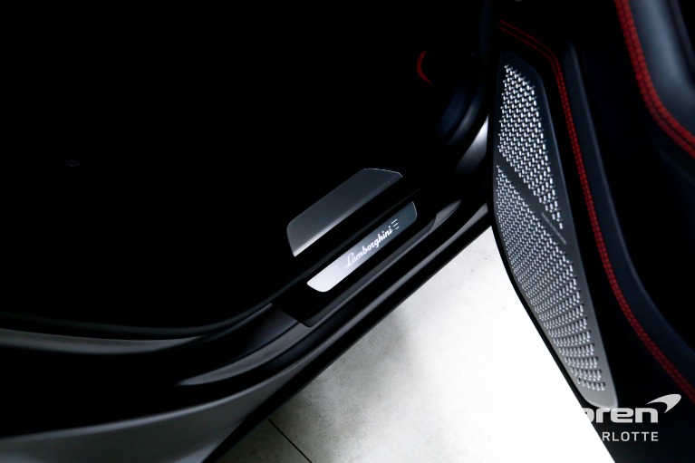 Used-2022-Lamborghini-Urus