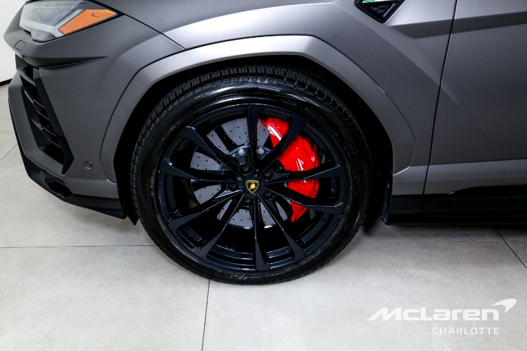 Used-2022-Lamborghini-Urus