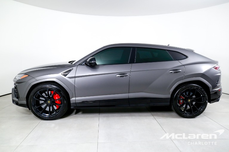 Used-2022-Lamborghini-Urus