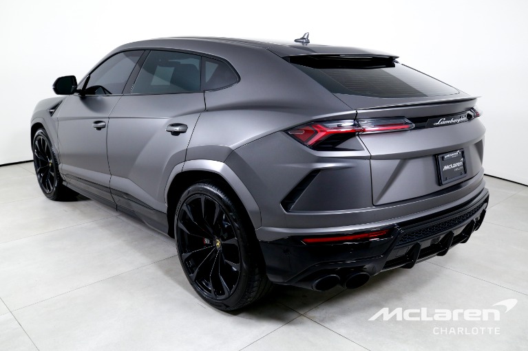 Used-2022-Lamborghini-Urus
