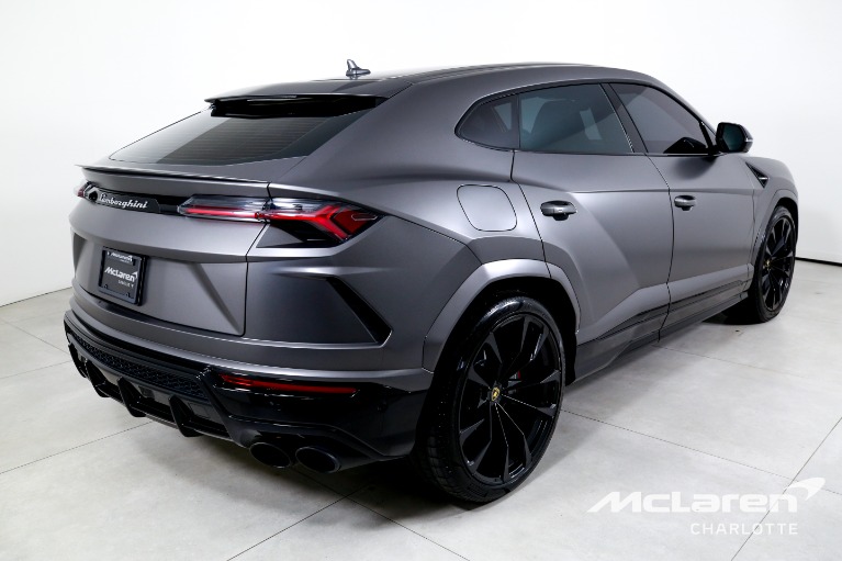 Used-2022-Lamborghini-Urus