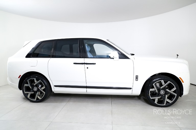 New-2027-Rolls-Royce-Black-Badge-Cullinan