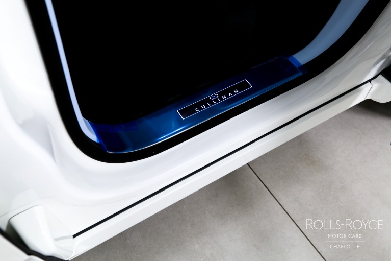 New-2027-Rolls-Royce-Black-Badge-Cullinan