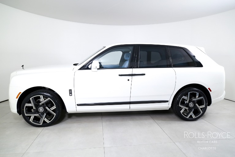 New-2027-Rolls-Royce-Black-Badge-Cullinan