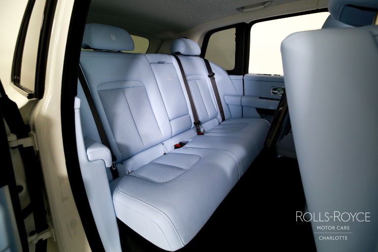New-2027-Rolls-Royce-Black-Badge-Cullinan