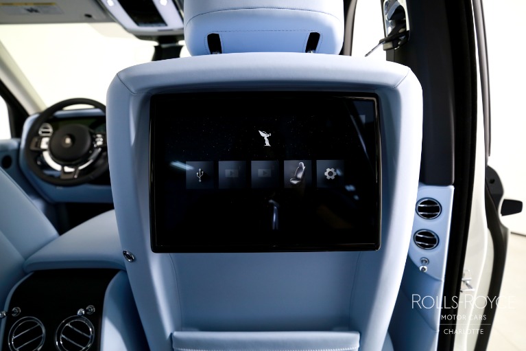 New-2027-Rolls-Royce-Black-Badge-Cullinan