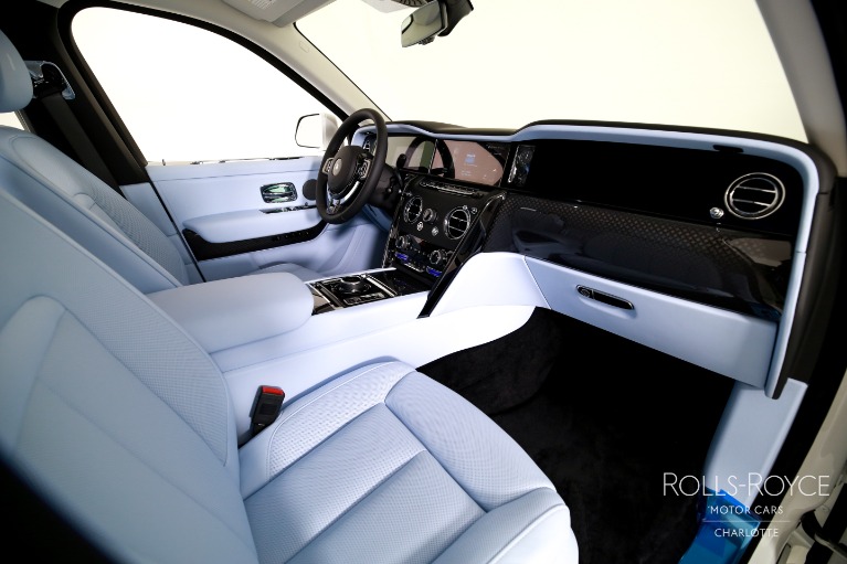 New-2027-Rolls-Royce-Black-Badge-Cullinan