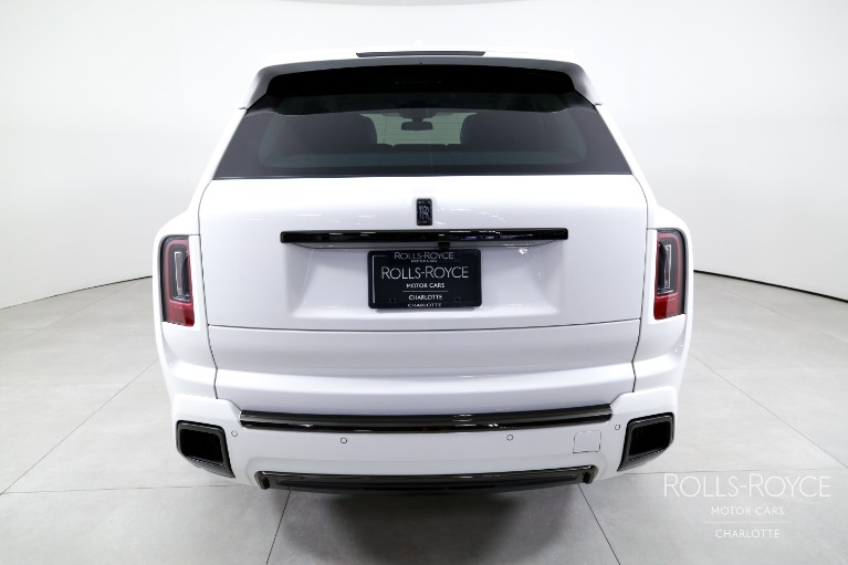 New-2027-Rolls-Royce-Black-Badge-Cullinan
