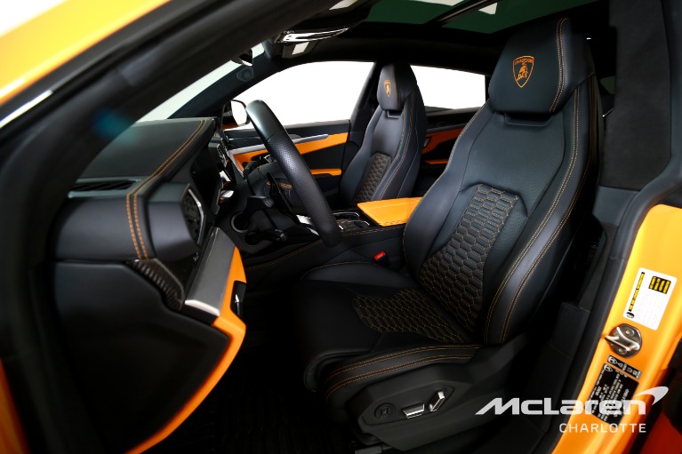 Used-2022-Lamborghini-Urus