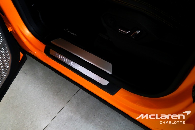 Used-2022-Lamborghini-Urus