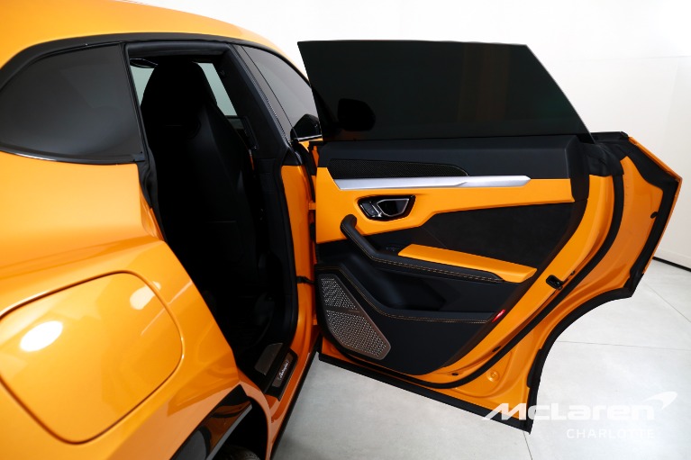 Used-2022-Lamborghini-Urus