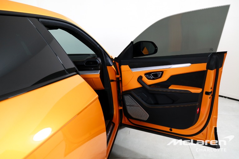 Used-2022-Lamborghini-Urus