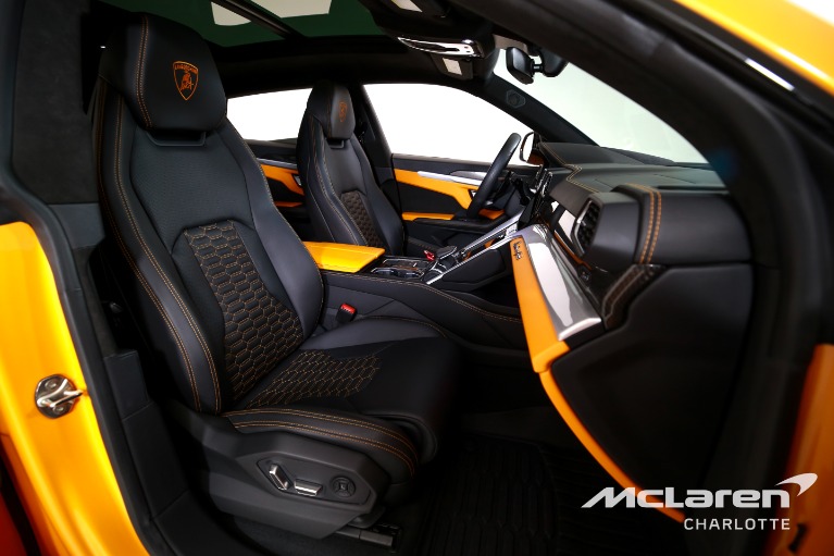 Used-2022-Lamborghini-Urus