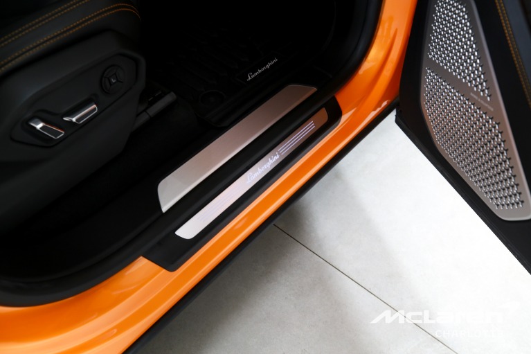 Used-2022-Lamborghini-Urus