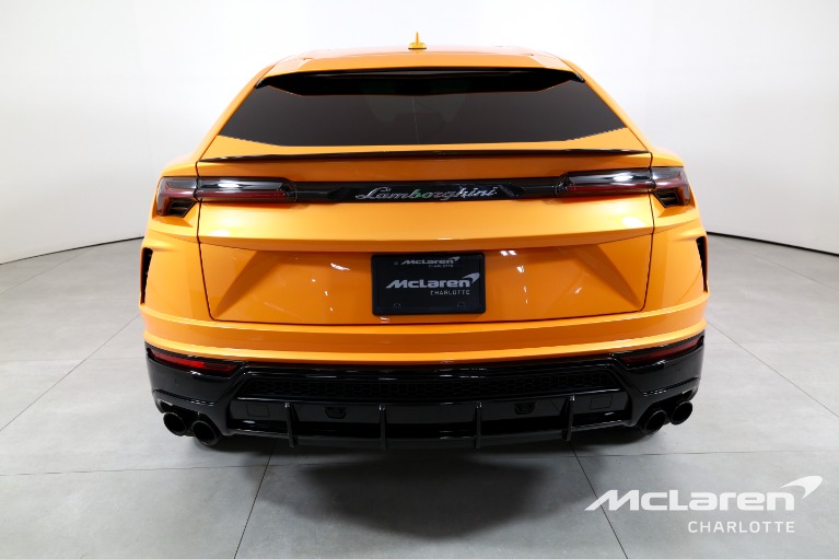 Used-2022-Lamborghini-Urus