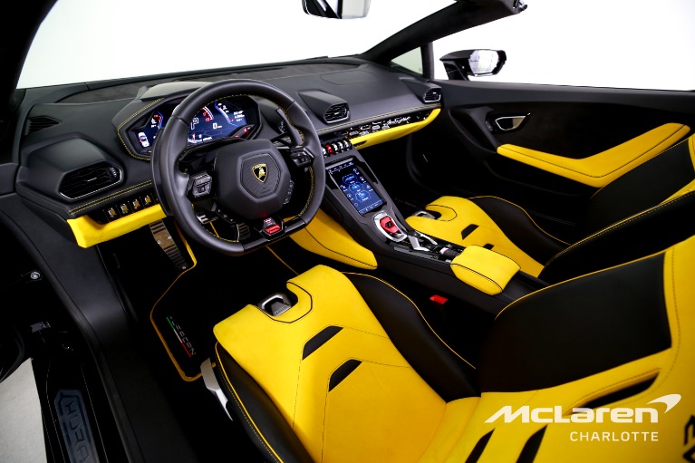 Used-2022-Lamborghini-Huracan-EVO-Spyder