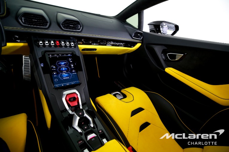Used-2022-Lamborghini-Huracan-EVO-Spyder