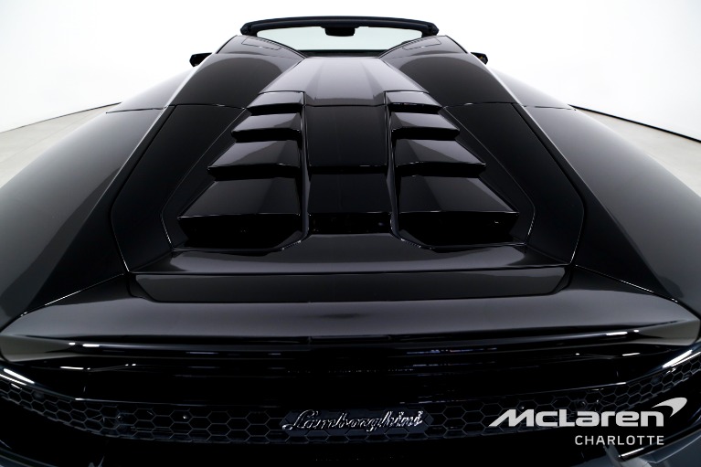 Used-2022-Lamborghini-Huracan-EVO-Spyder