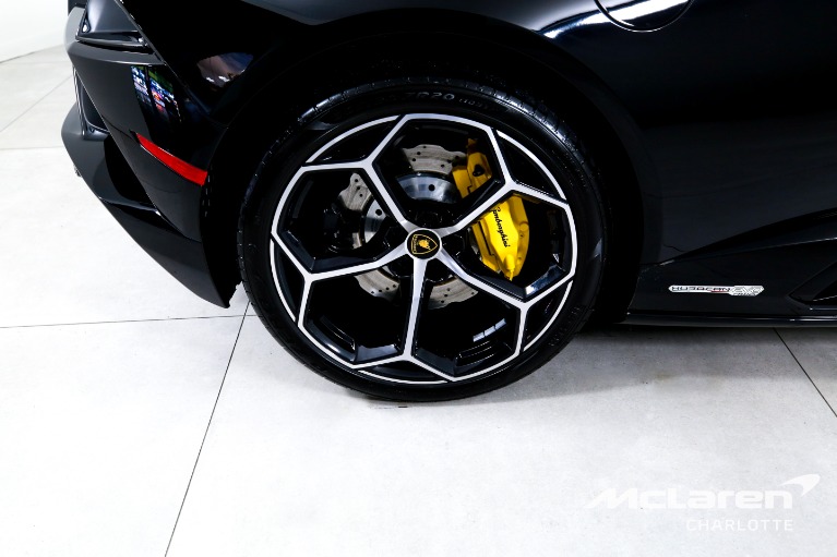 Used-2022-Lamborghini-Huracan-EVO-Spyder