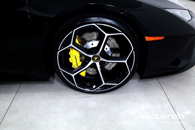 Used-2022-Lamborghini-Huracan-EVO-Spyder