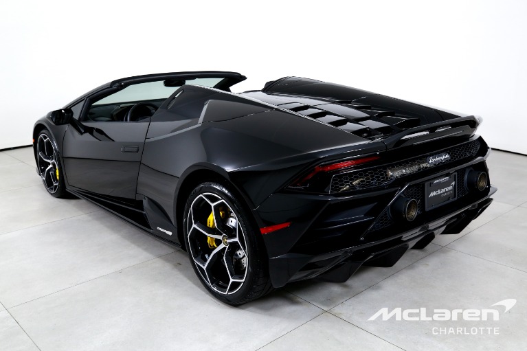 Used-2022-Lamborghini-Huracan-EVO-Spyder