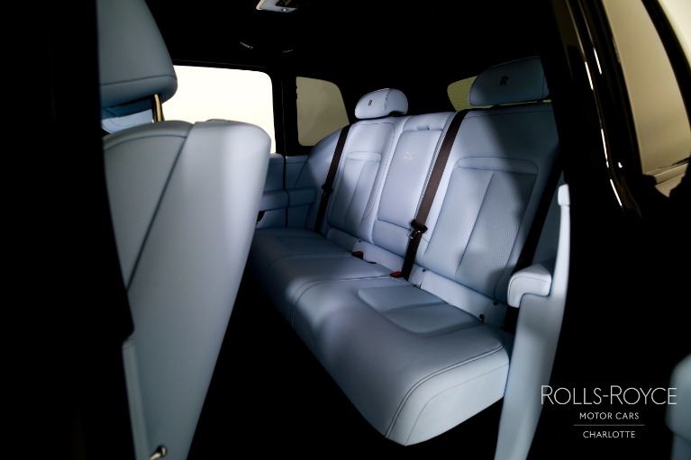 New-2027-Rolls-Royce-Black-Badge-Cullinan