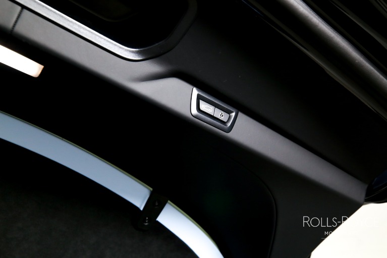 New-2027-Rolls-Royce-Black-Badge-Cullinan