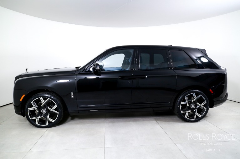 New-2027-Rolls-Royce-Black-Badge-Cullinan