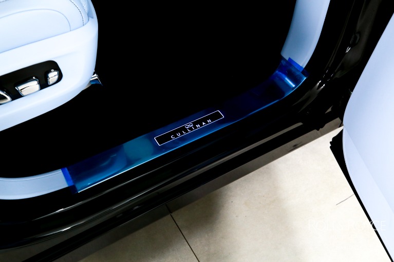 New-2027-Rolls-Royce-Black-Badge-Cullinan