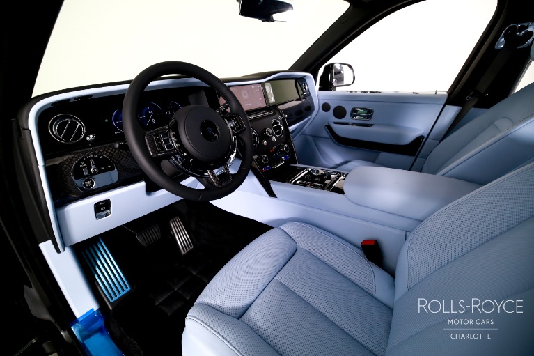 New-2027-Rolls-Royce-Black-Badge-Cullinan