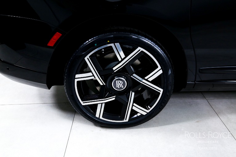 New-2027-Rolls-Royce-Black-Badge-Cullinan