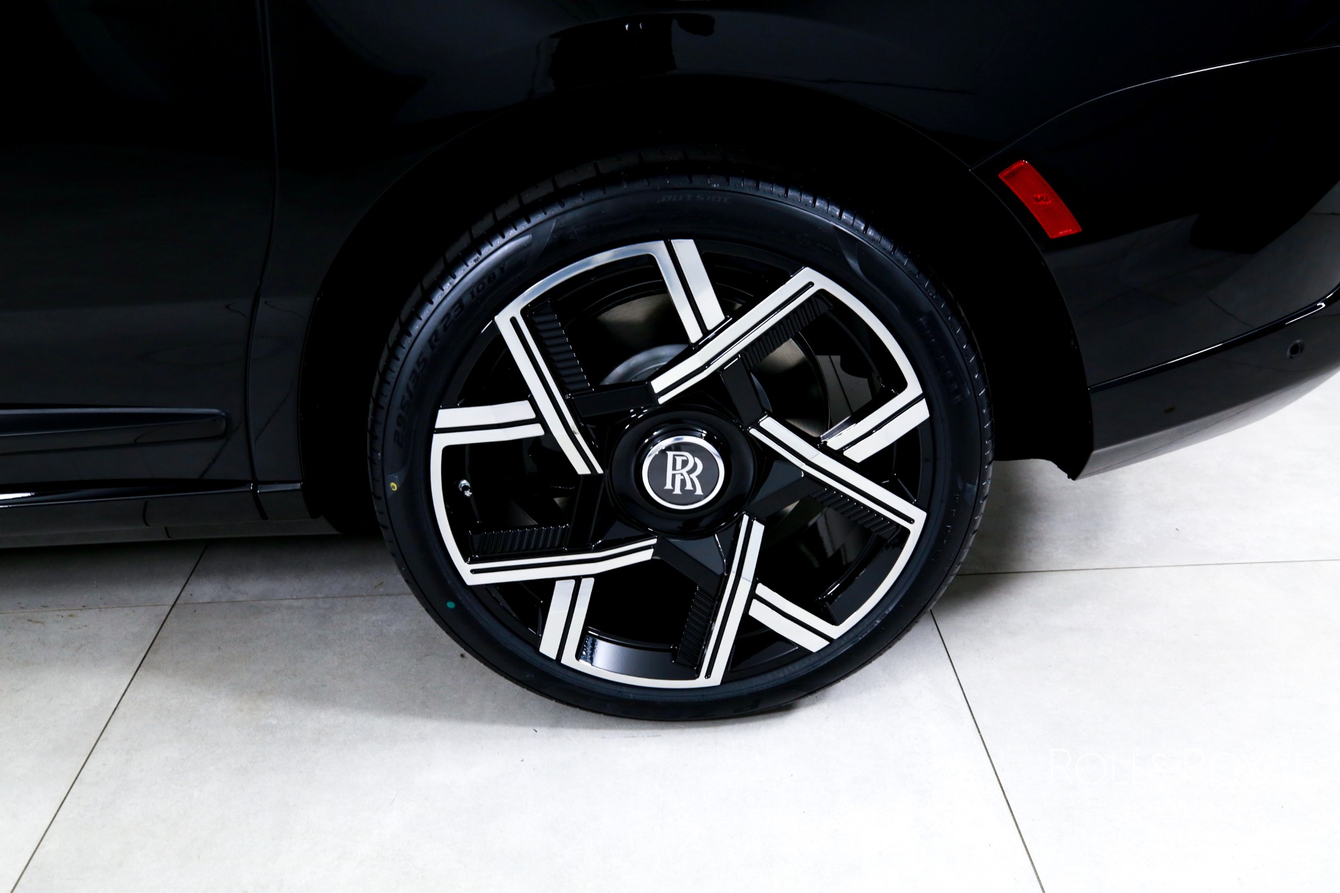 New 2027 Rolls-Royce Black Badge Cullinan  | Charlotte, NC