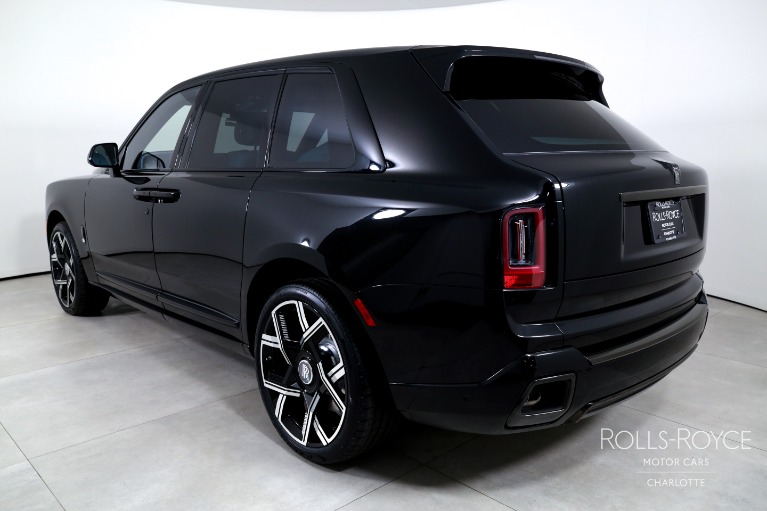 New-2027-Rolls-Royce-Black-Badge-Cullinan