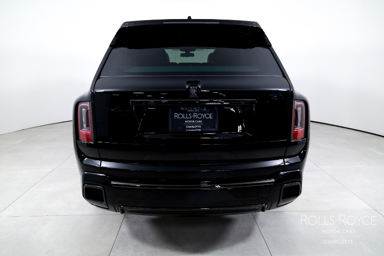 New-2027-Rolls-Royce-Black-Badge-Cullinan