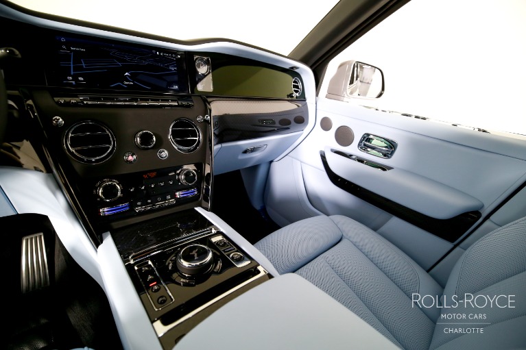 New-2027-Rolls-Royce-Black-Badge-Cullinan