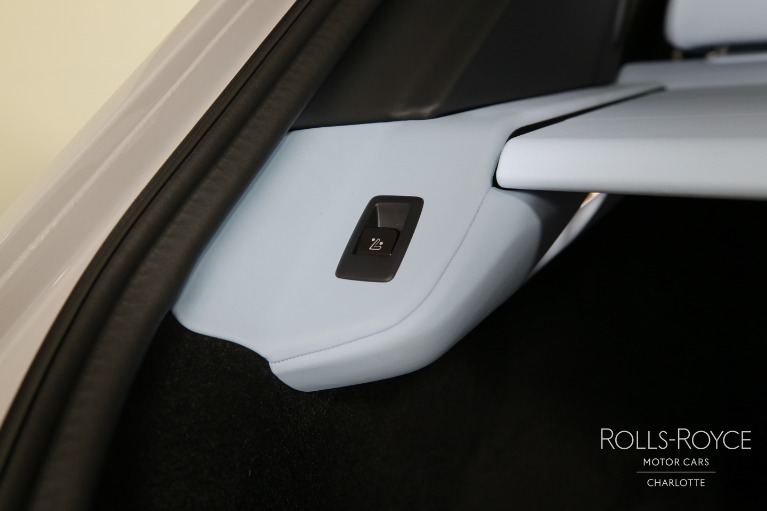 New-2027-Rolls-Royce-Black-Badge-Cullinan