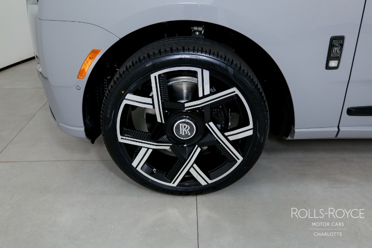 New-2027-Rolls-Royce-Black-Badge-Cullinan