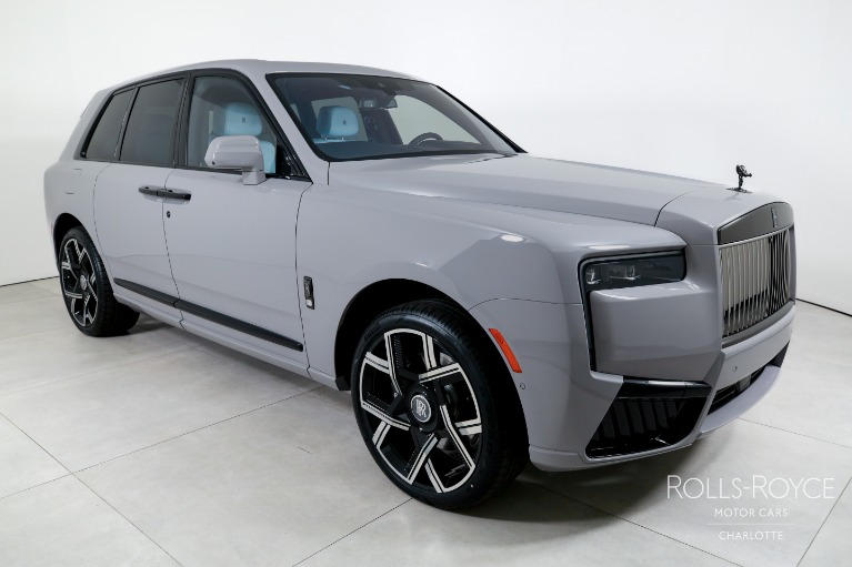 New-2027-Rolls-Royce-Black-Badge-Cullinan
