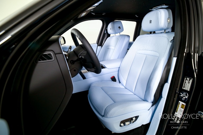 New-2027-Rolls-Royce-Black-Badge-Cullinan