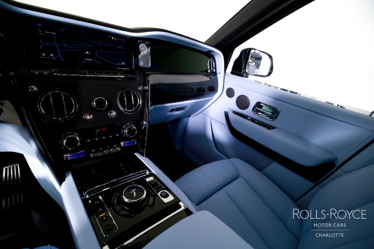 New-2027-Rolls-Royce-Black-Badge-Cullinan