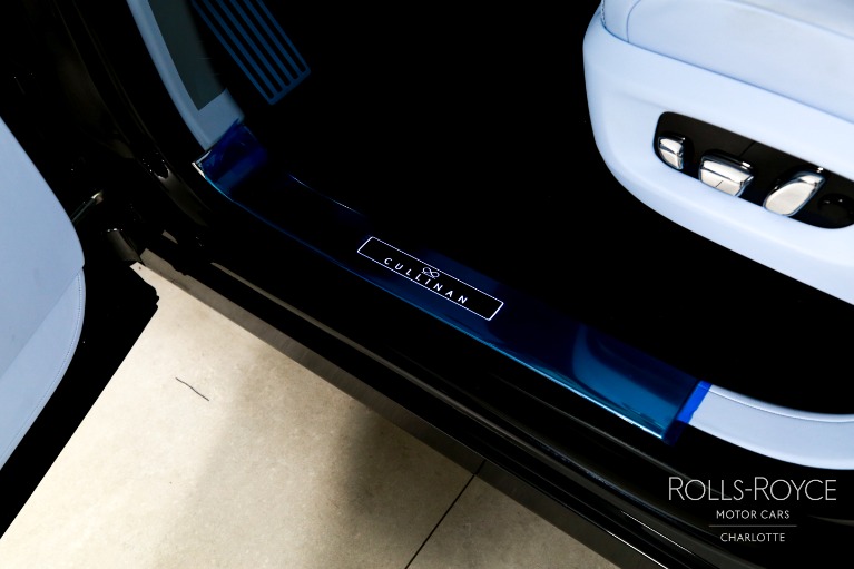 New-2027-Rolls-Royce-Black-Badge-Cullinan