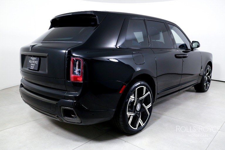 New-2027-Rolls-Royce-Black-Badge-Cullinan