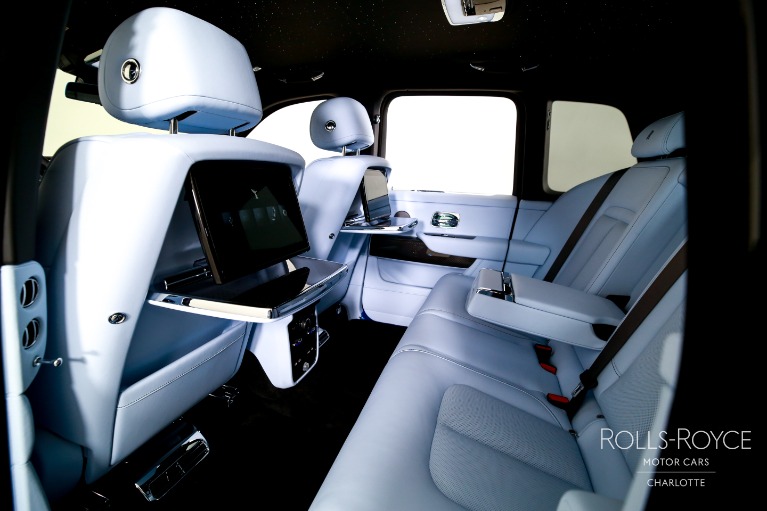 New-2027-Rolls-Royce-Black-Badge-Cullinan