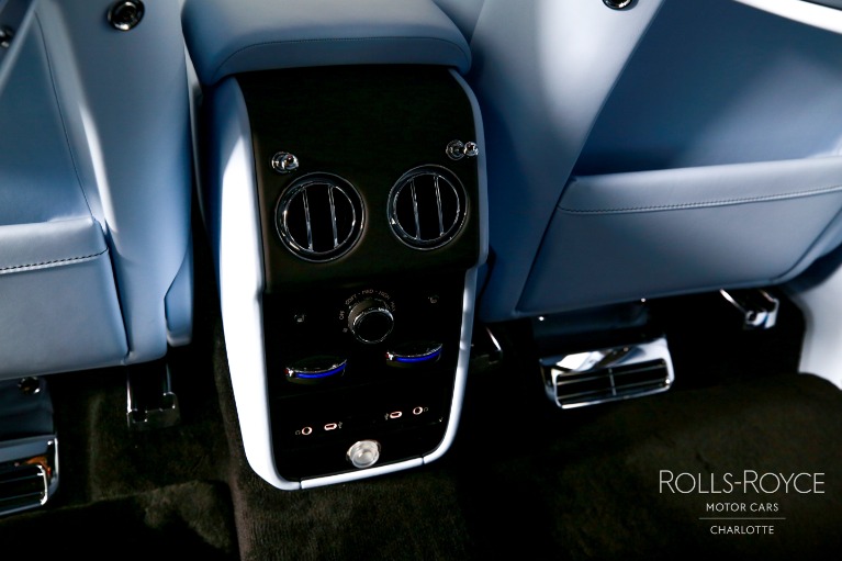 New-2027-Rolls-Royce-Black-Badge-Cullinan