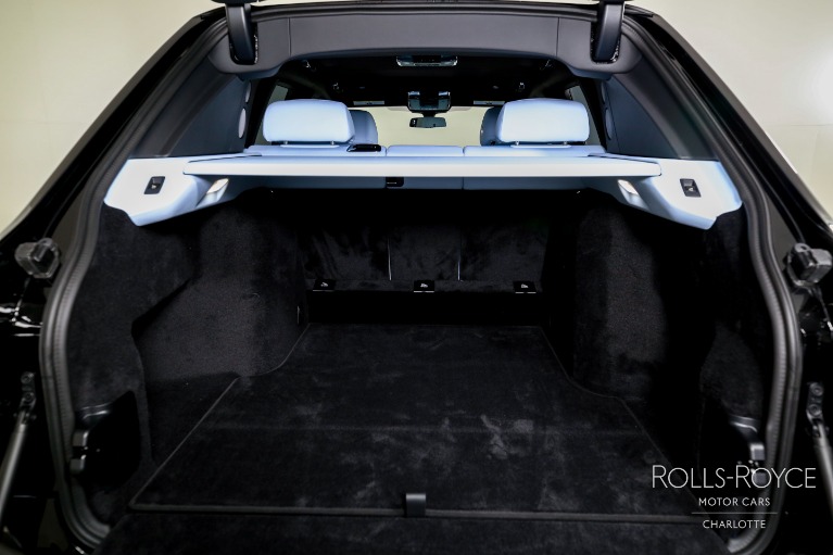 New-2027-Rolls-Royce-Black-Badge-Cullinan