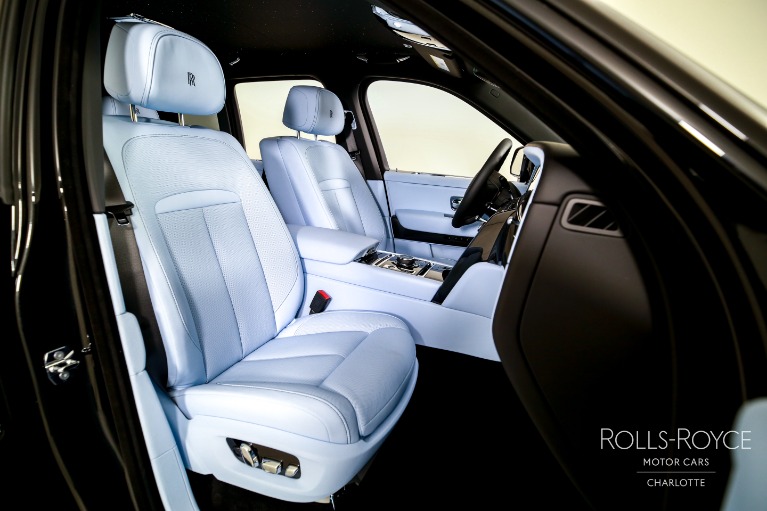 New-2027-Rolls-Royce-Black-Badge-Cullinan